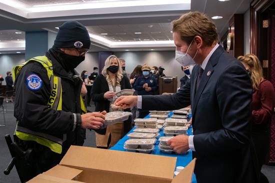 Phillips serves lunch to US Capitol Police Officer